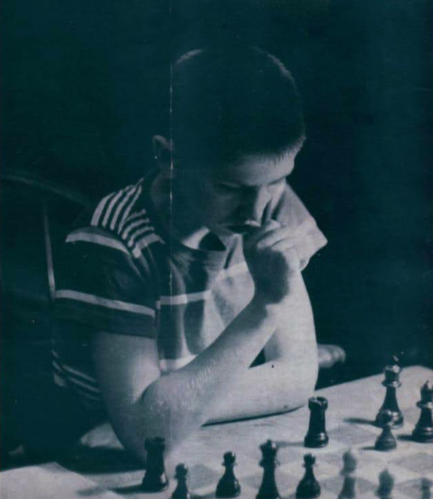 Bobby Fischer vence Donald Byrne no “Jogo do Século” – efemérides